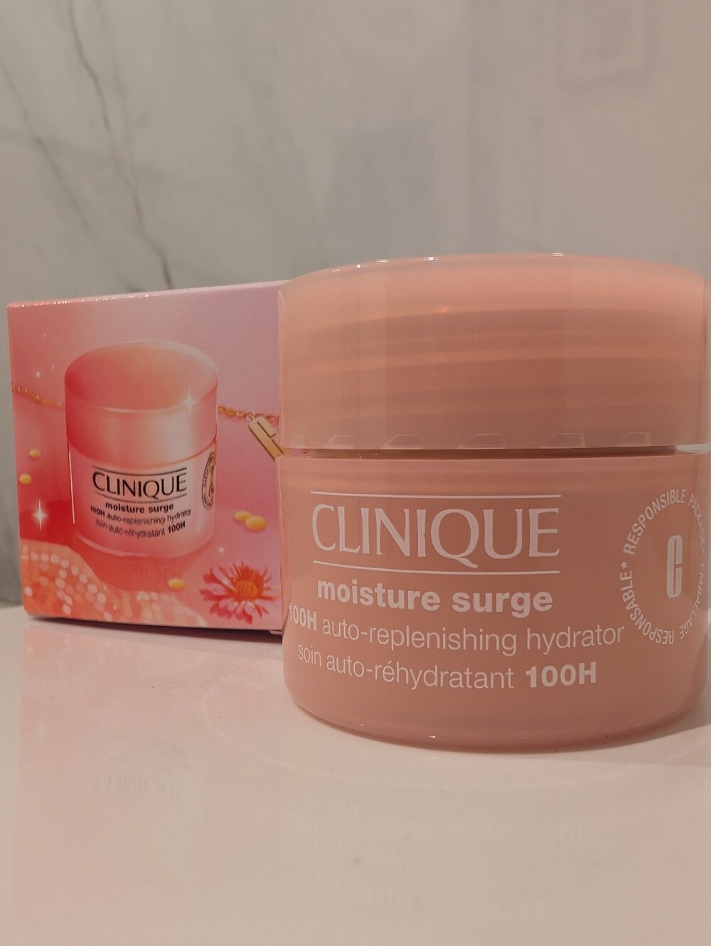 Clinique Moisture Surge 100H
